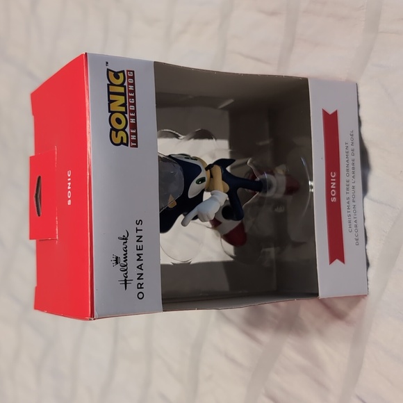 New Sonic Christmas Tree Ornament - Picture 2 of 6